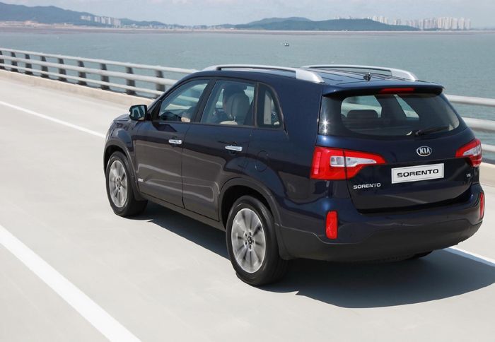 Δύο κινητήρες πετρελαίου και ένας νέος βενζινοκινητήρας, θα εφοδιάζουν το Kia Sorento 2013.